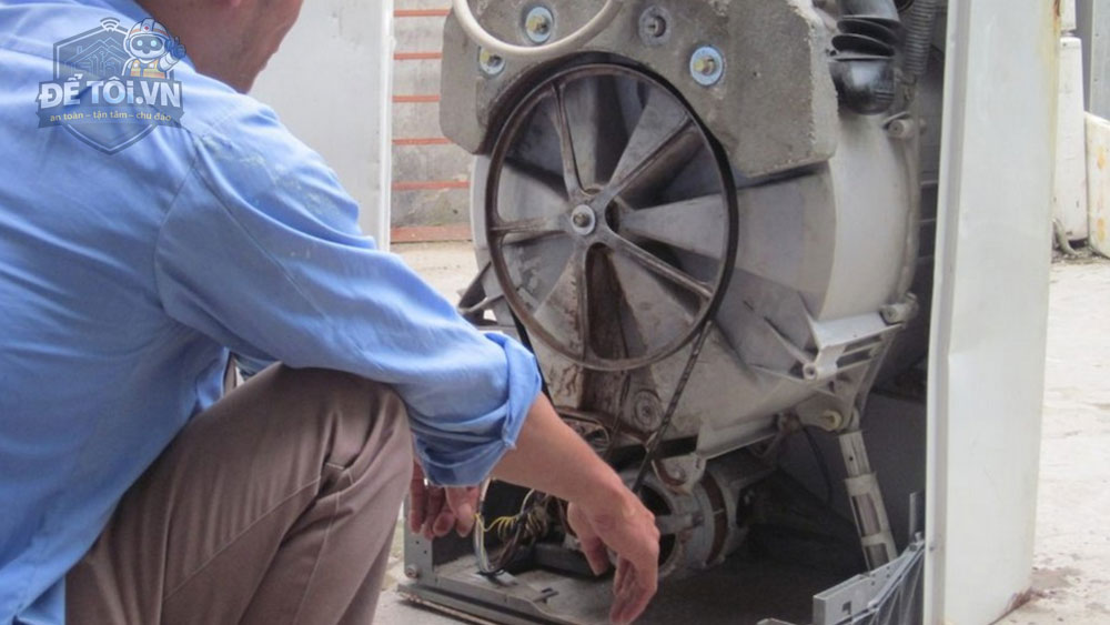 Sửa máy giặt công nghệ cũ truyền động bằng dây curoa