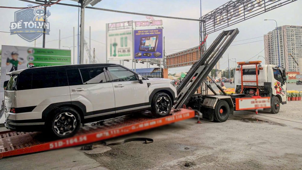 Cứu hộ kéo xe về garage
