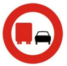 biển báo cấm 126 - Cấm xe tải vượt